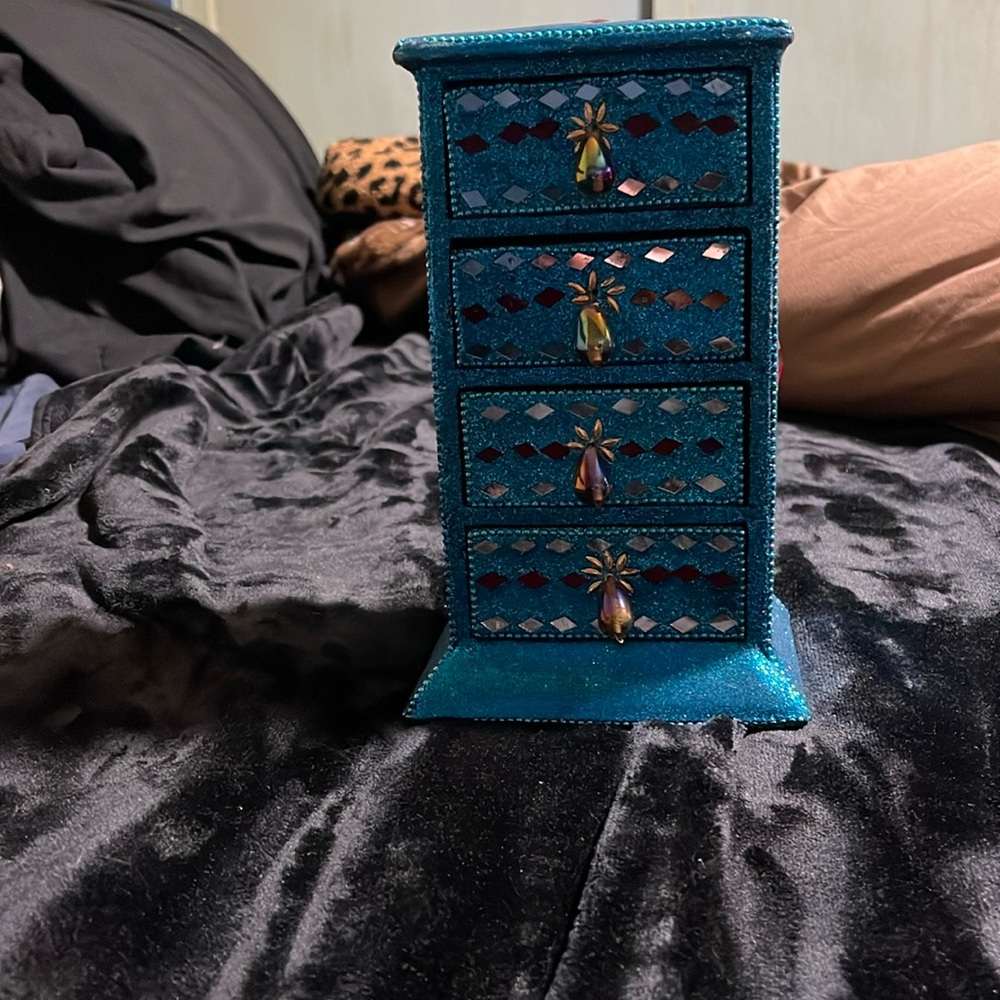 Gorgeous Teal Jewelry Holder